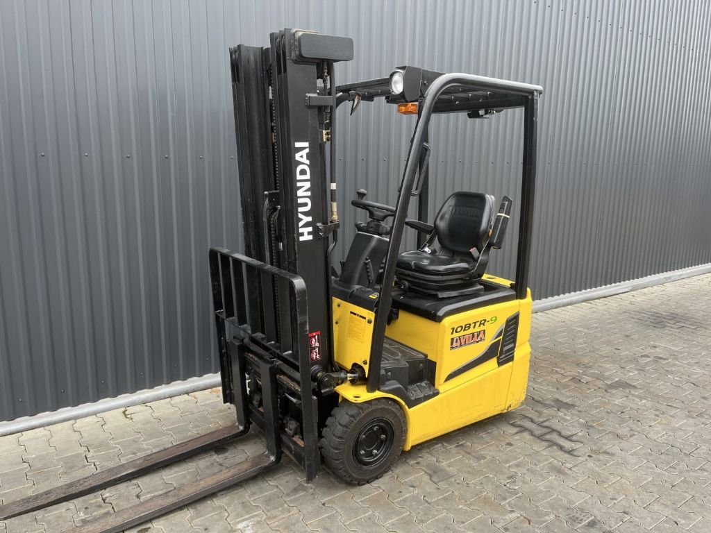 Hyundai 10BTR-9 Electric 3-wheel forklift www.superlift-forklift.com