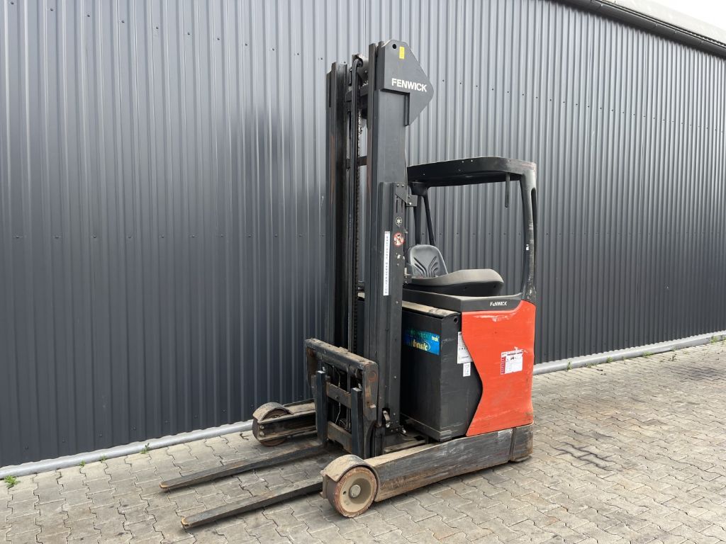 Linde R14-01 Reach Truck www.superlift-forklift.com