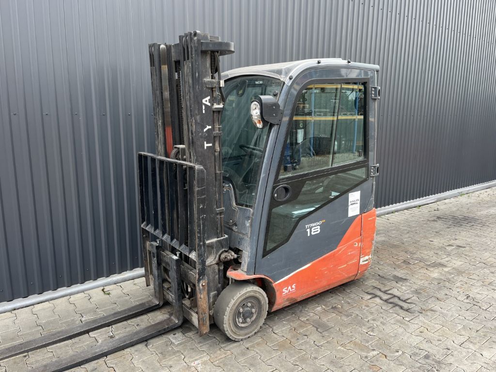 Toyota 8FBE18T Electric 3-wheel forklift www.superlift-forklift.com