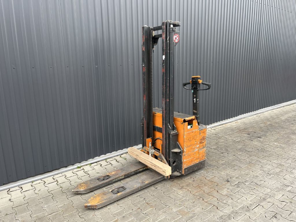 Still EGV1250 Pedestrian Stacker www.superlift-forklift.com