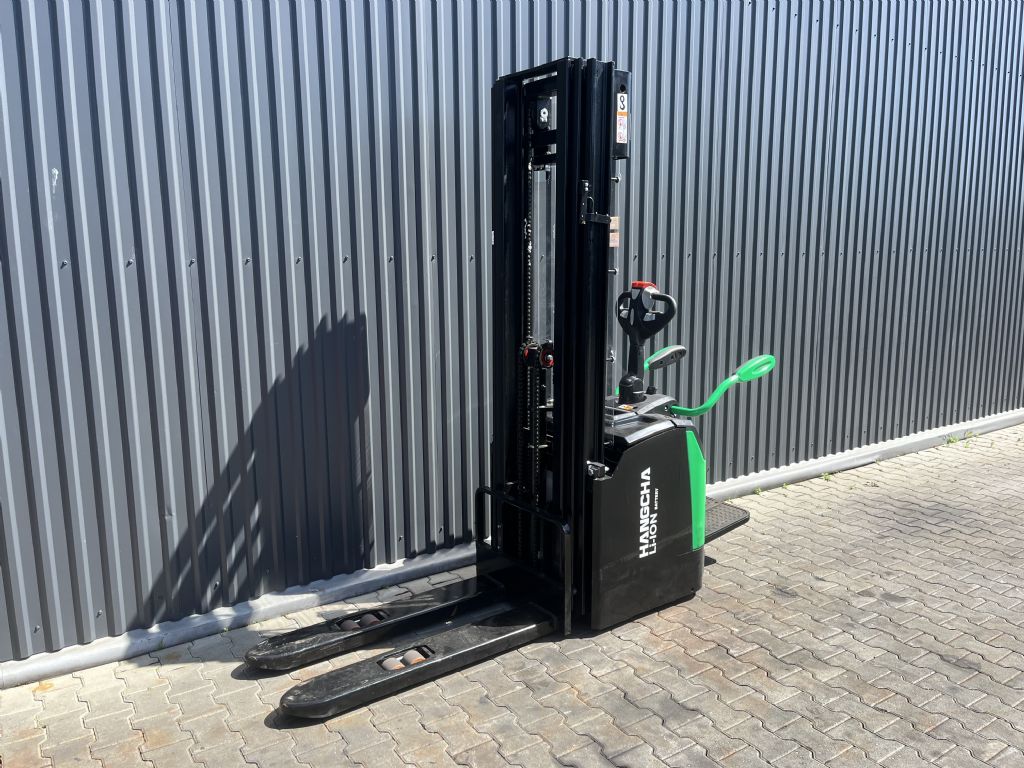Hangcha CDD16 Stand-on stacker www.superlift-forklift.com