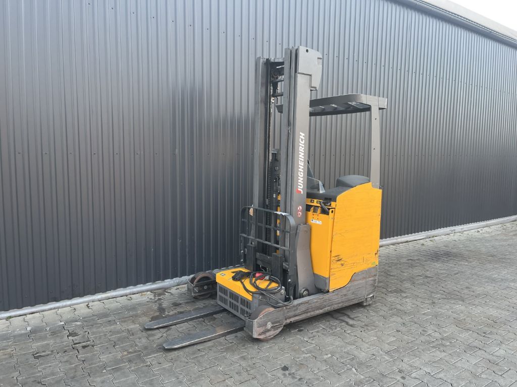 Jungheinrich ETV214 Schubmaststapler www.superlift-forklift.com