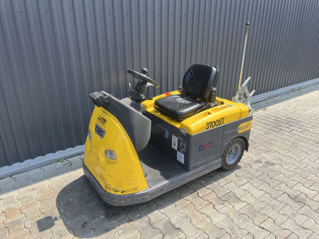 DEC BULL 2N Tow Tractor www.superlift-forklift.com