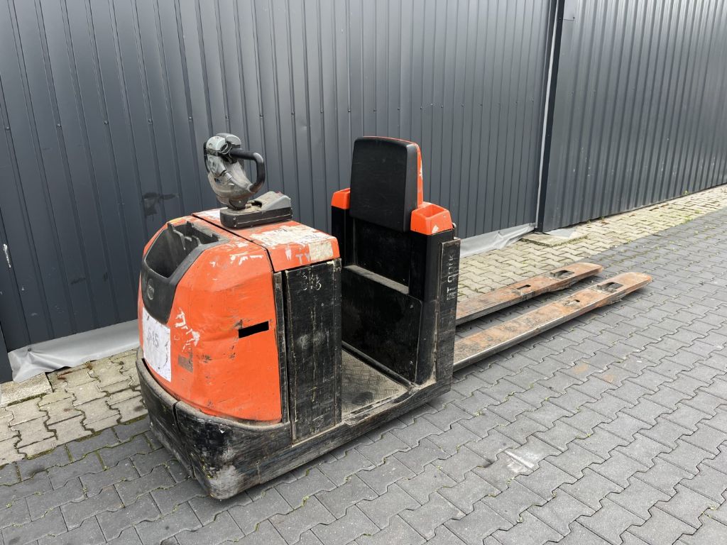 BT OSE250 Low Level Order Picker www.superlift-forklift.com