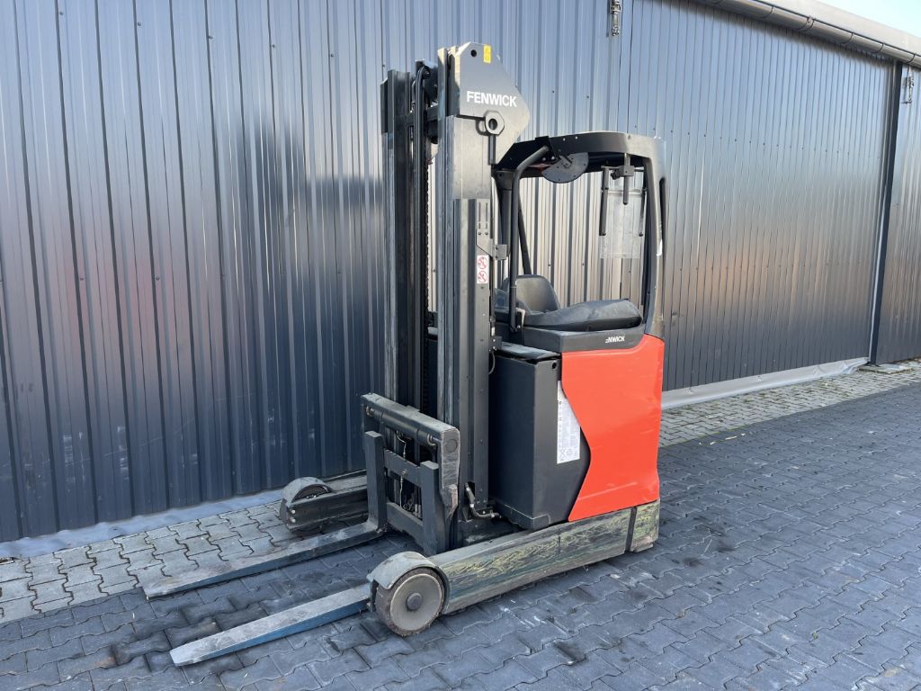 Linde R14-01 Reach Truck www.superlift-forklift.com