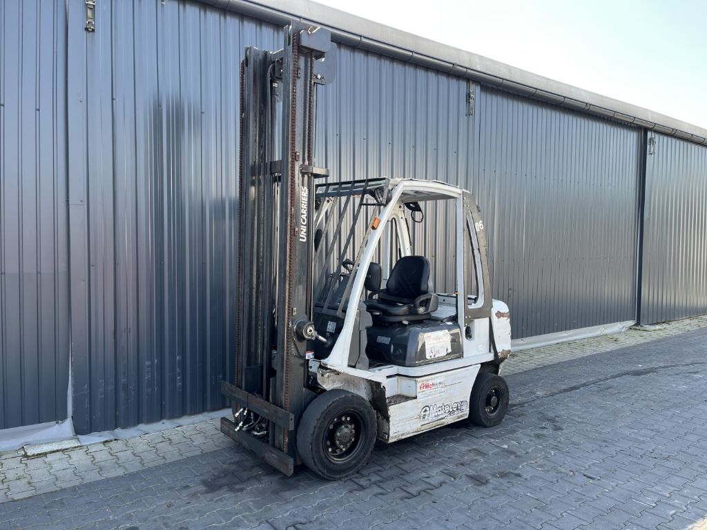 Nissan Y1D2A25Q Dieselstapler www.superlift-forklift.com