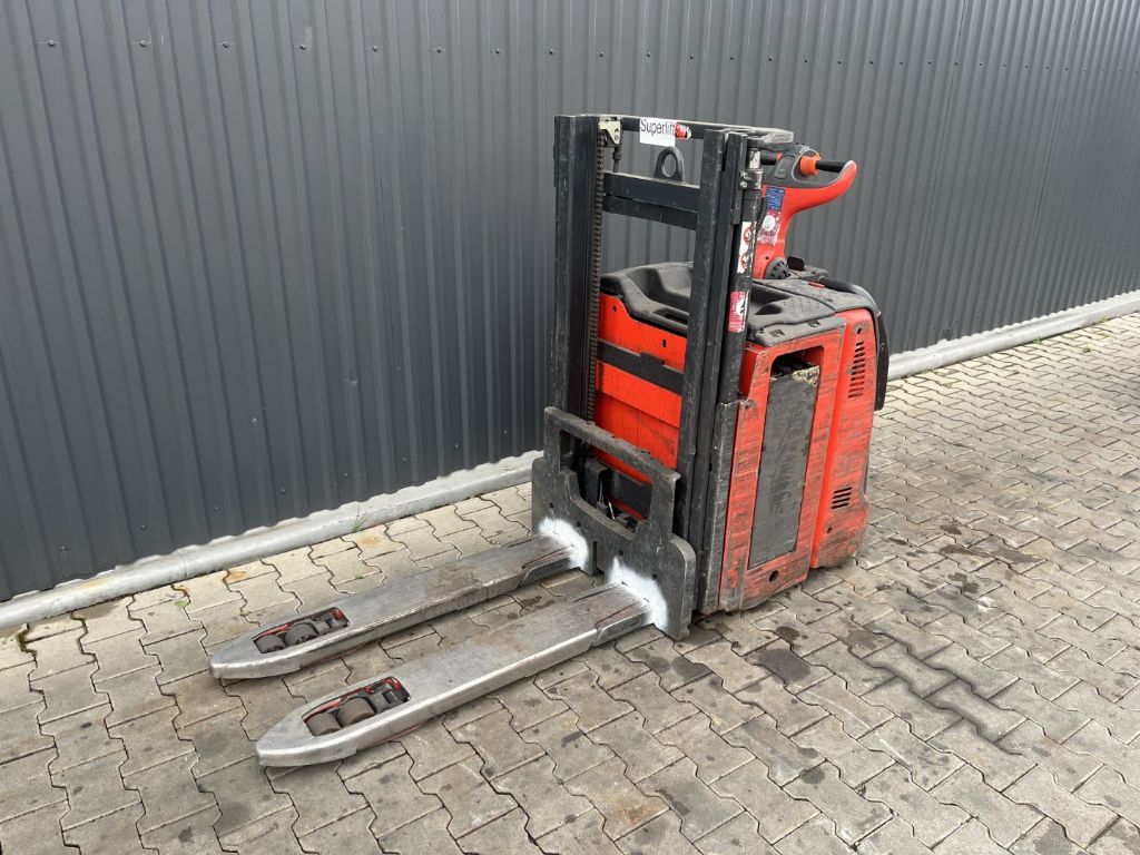 Linde D12HPAP Fahrerstandstapler www.superlift-forklift.com