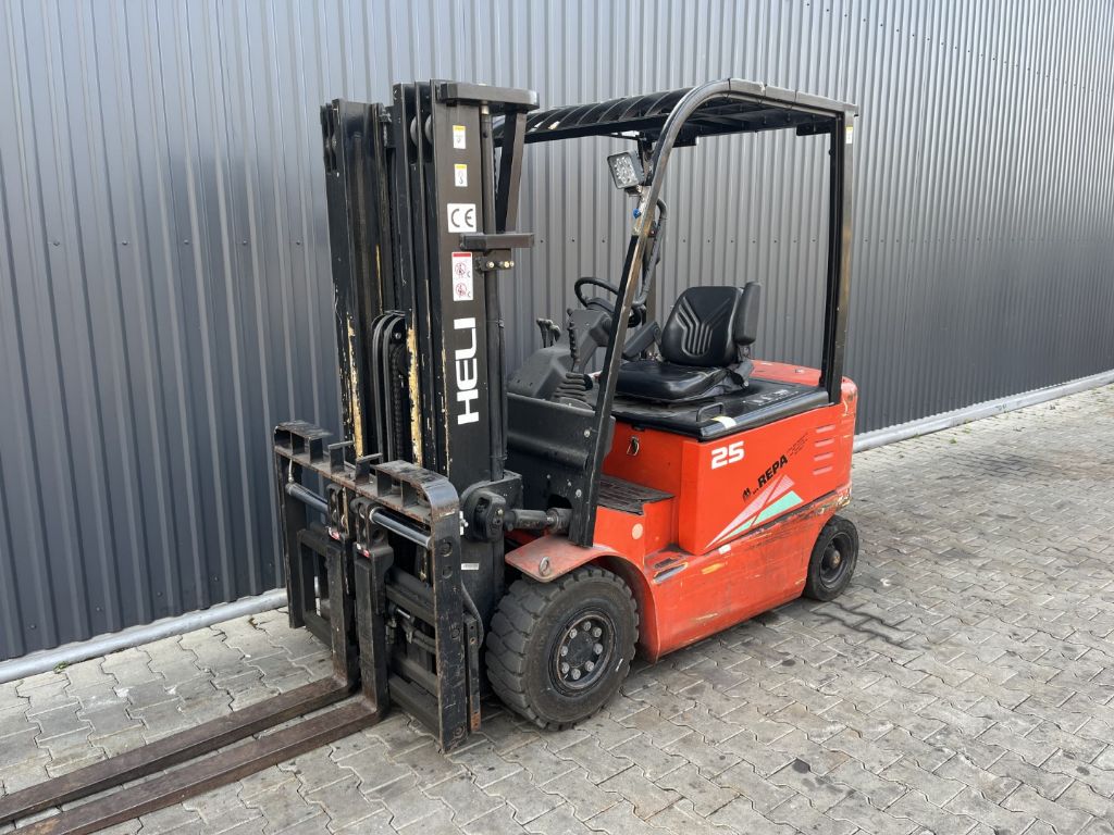 Heli CPD25 Electric 4-wheel forklift www.superlift-forklift.com
