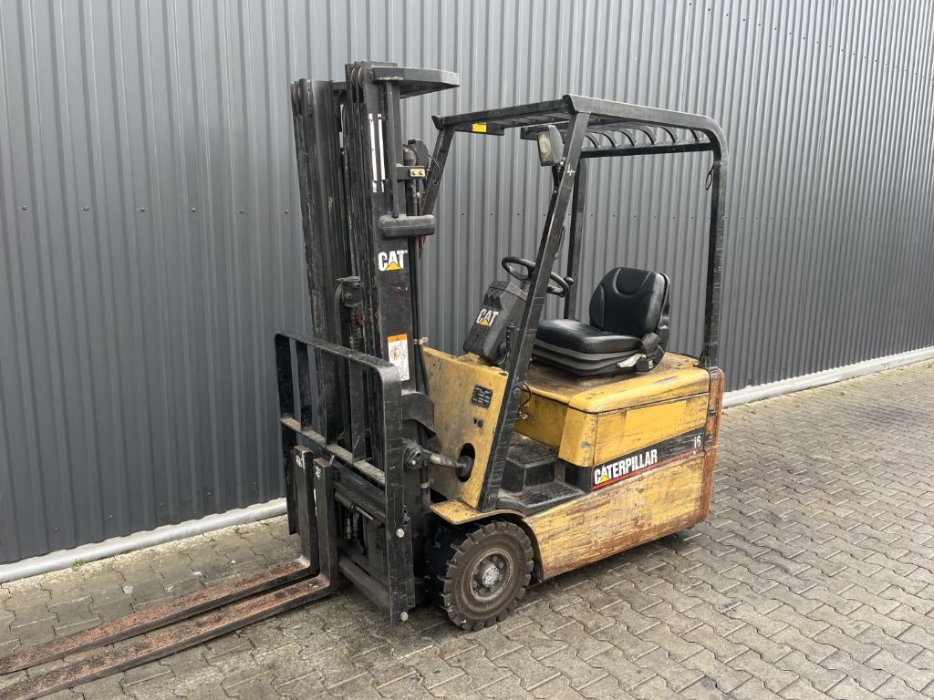 Caterpillar EP16KT Electric 3-wheel forklift www.superlift-forklift.com