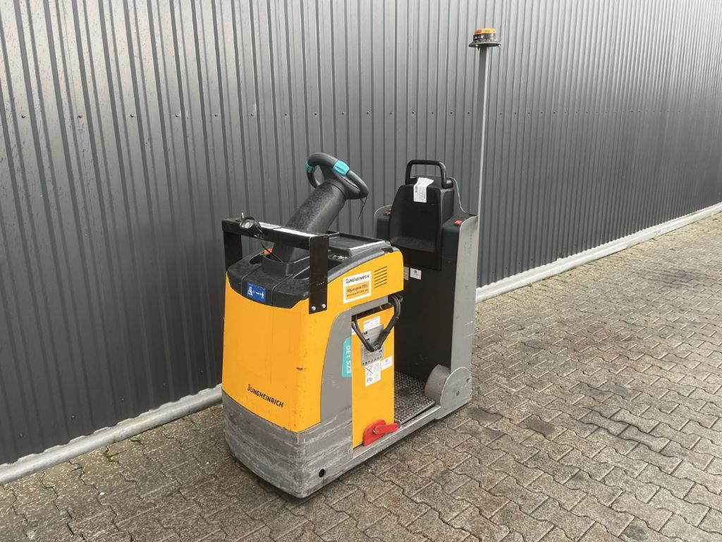 Jungheinrich EZS130 Schlepper www.superlift-forklift.com