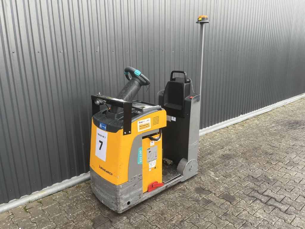 Jungheinrich EZS130 Schlepper www.superlift-forklift.com
