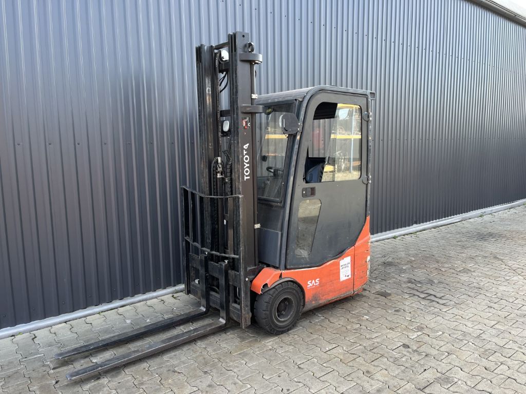 Toyota 7FBEST13 Electric 3-wheel forklift www.superlift-forklift.com