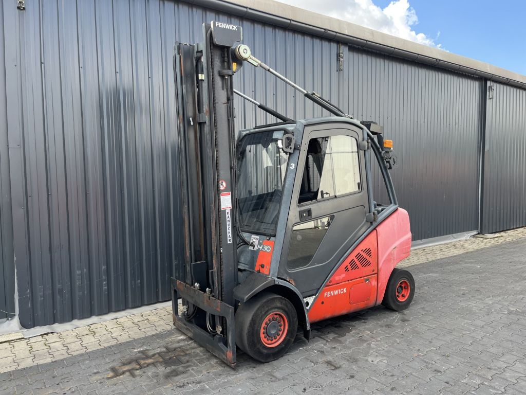 Linde H30D-01 Dieselstapler www.superlift-forklift.com