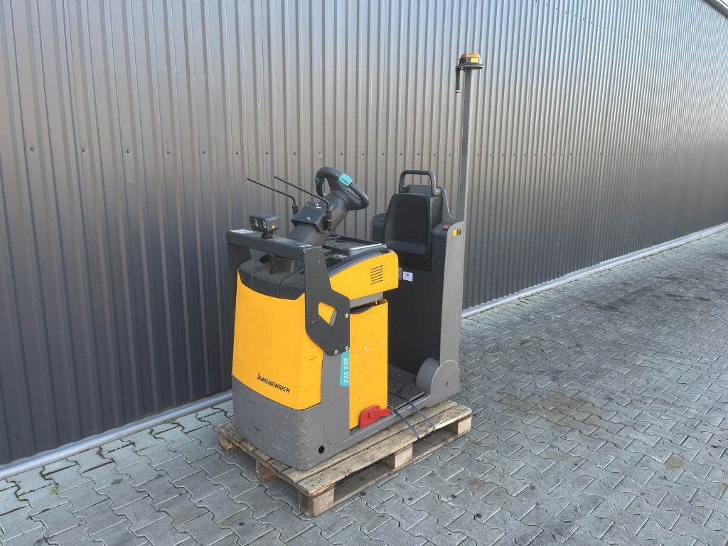 Jungheinrich EZS130 Schlepper www.superlift-forklift.com