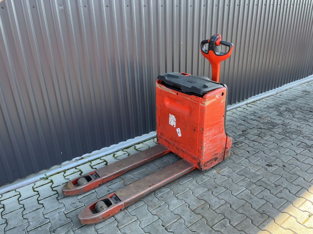Linde SL16032 Electric Pallet Truck www.superlift-forklift.com