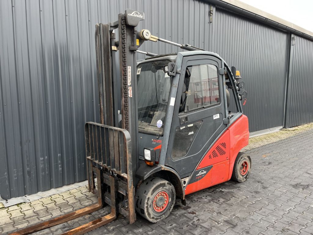 Linde H25D-02 Dieselstapler www.superlift-forklift.com