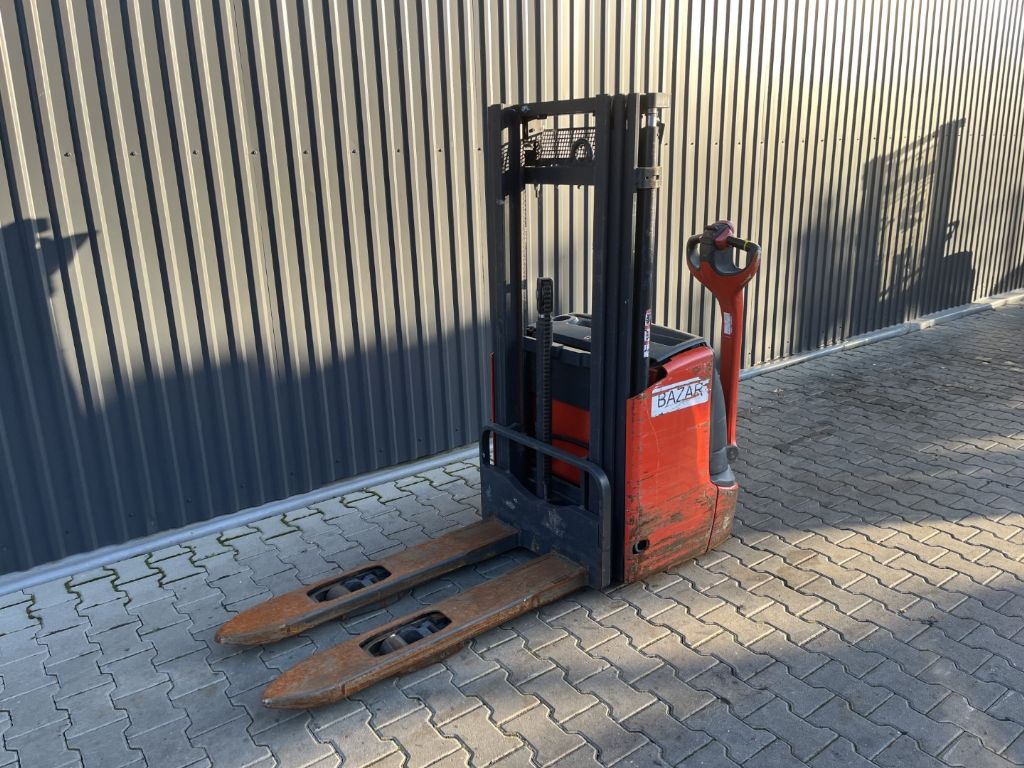 Linde L12L Pedestrian Stacker www.superlift-forklift.com
