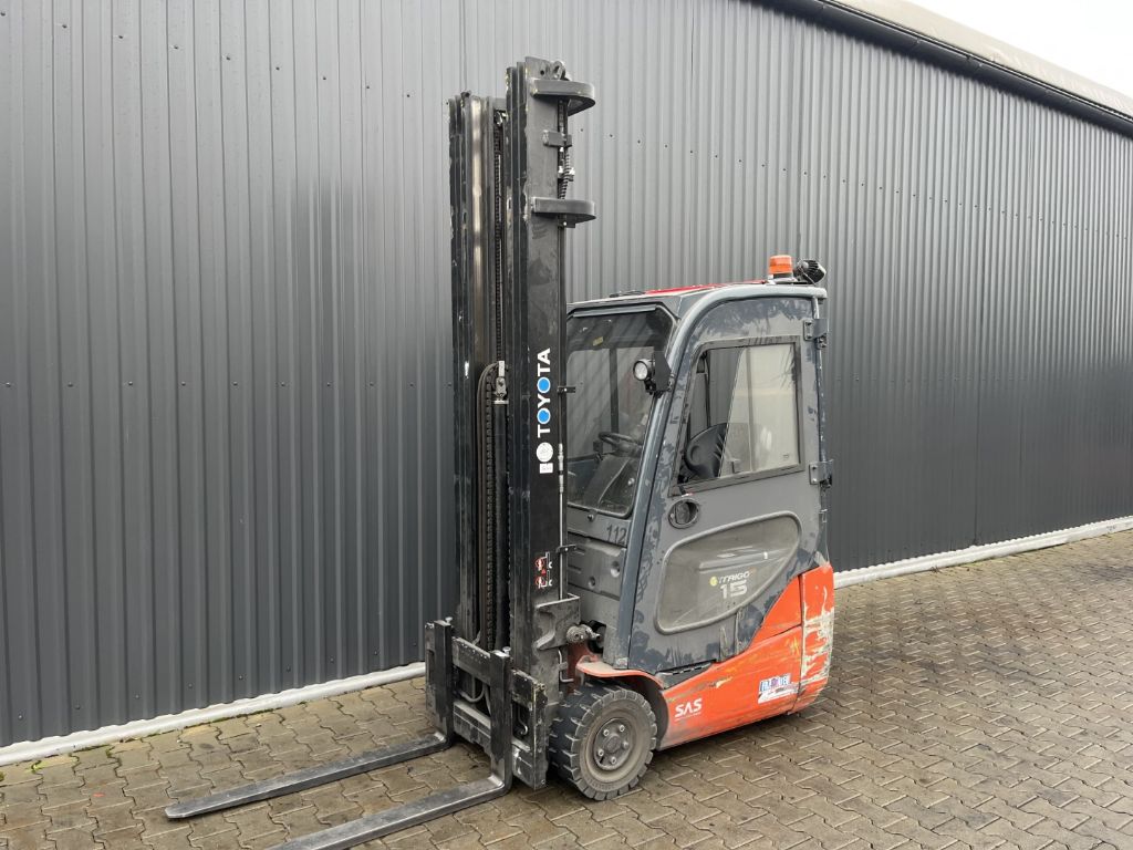 Toyota 8FBE15T Electric 3-wheel forklift www.superlift-forklift.com