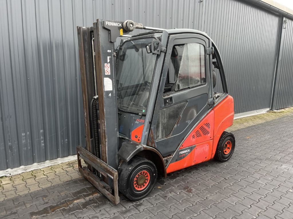 Linde H25D-02 Dieselstapler www.superlift-forklift.com