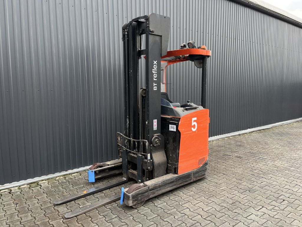 Toyota RRE160H Reach Truck www.superlift-forklift.com