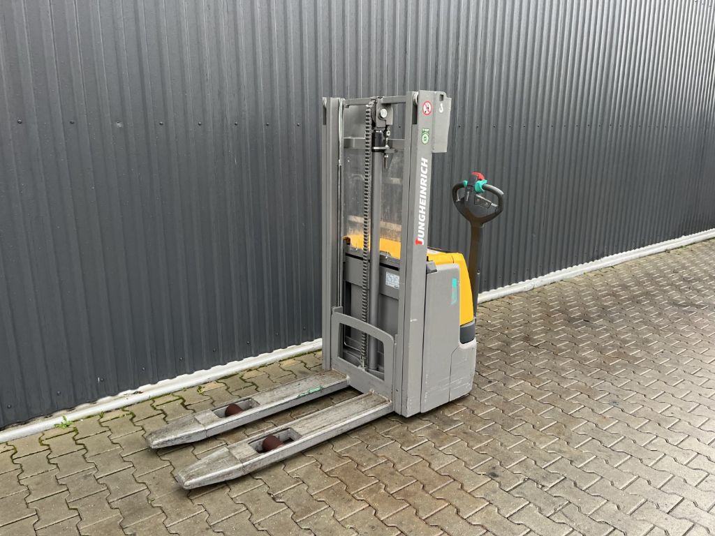 Jungheinrich EJC112 Deichselstapler www.superlift-forklift.com
