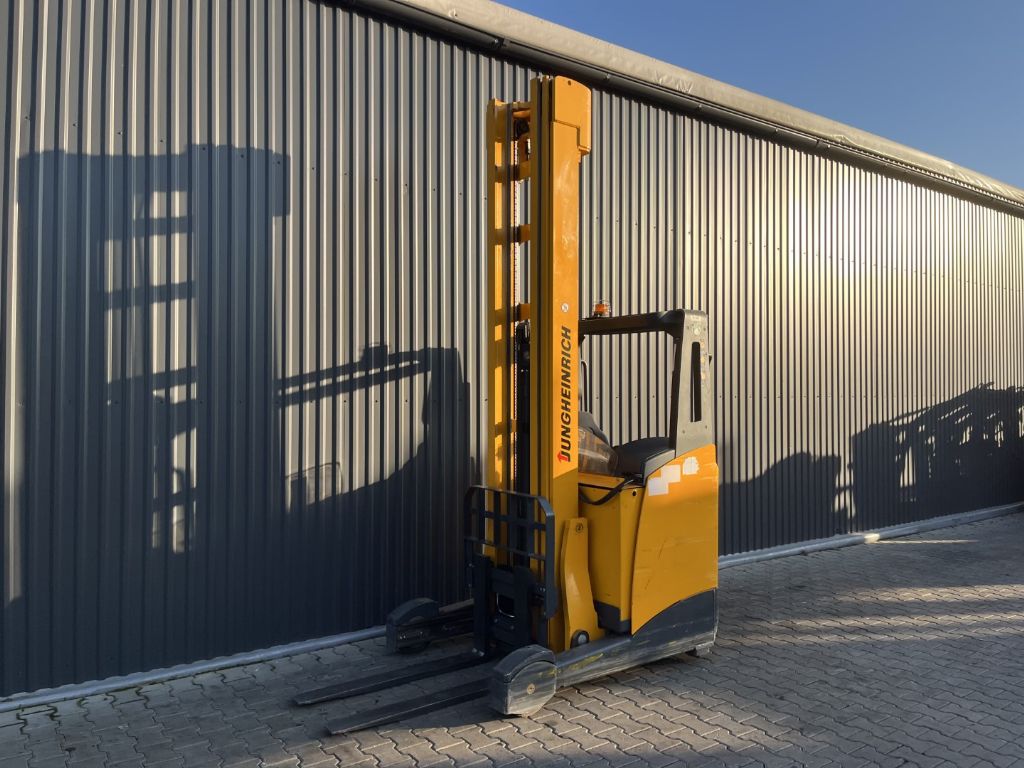 Jungheinrich ETV214 Schubmaststapler www.superlift-forklift.com