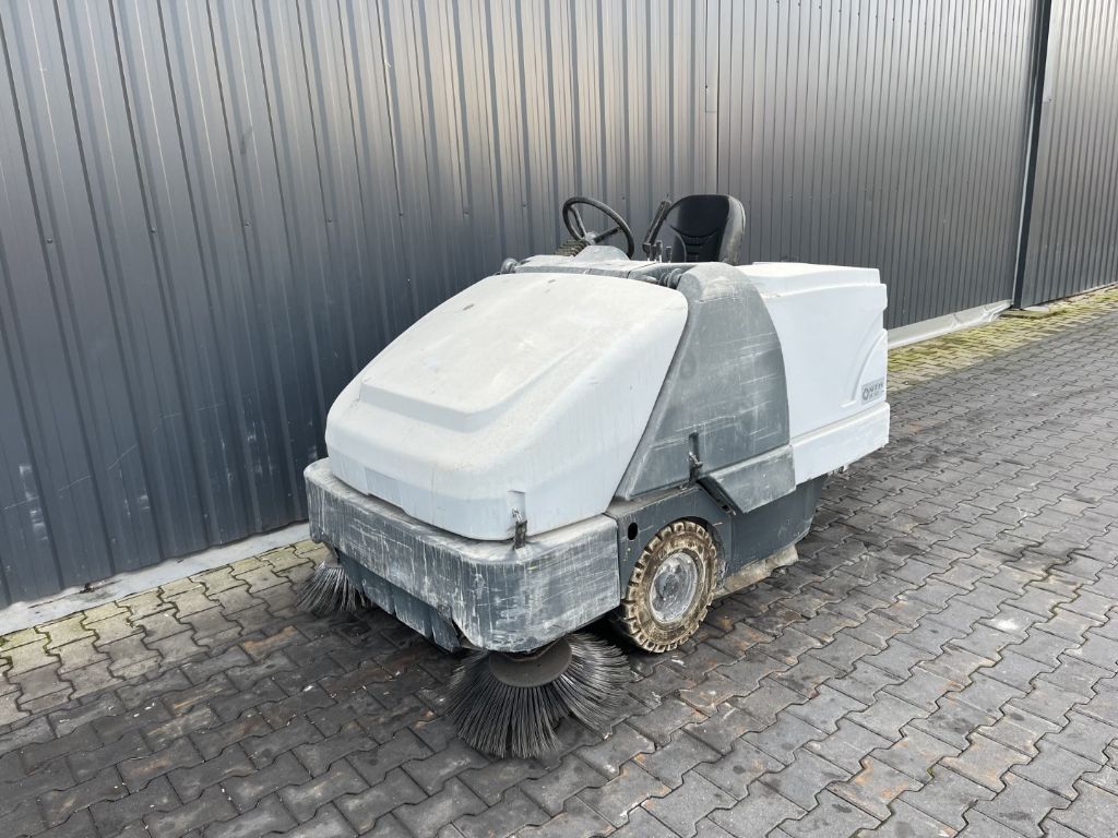 Nilfisk SR1601 Kehrmaschinen www.superlift-forklift.com