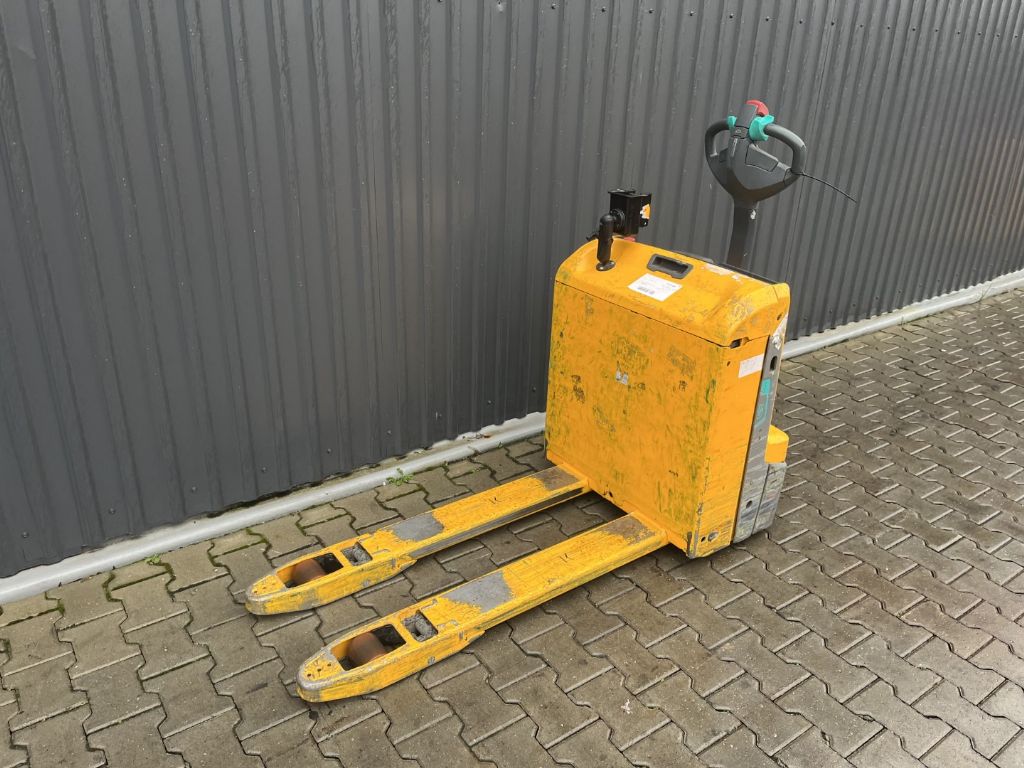 Jungheinrich EJE114 Electric Pallet Truck www.superlift-forklift.com