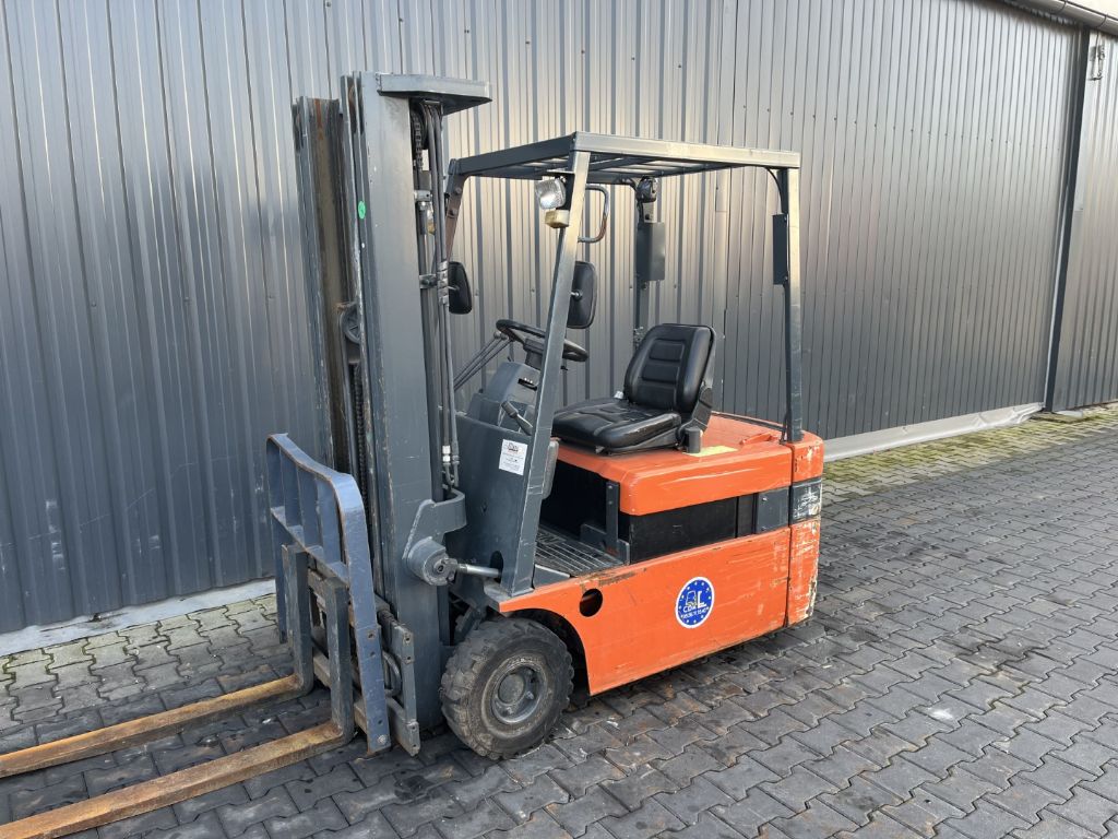 Nissan GN01L16U Electric 3-wheel forklift www.superlift-forklift.com