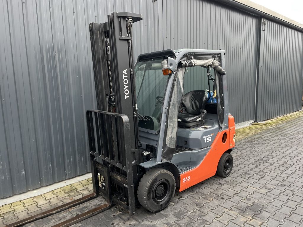 Toyota 8FGF15F LPG Forklifts www.superlift-forklift.com