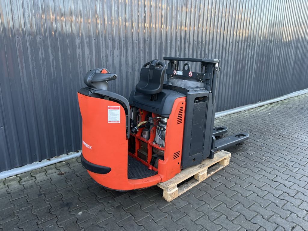 Linde N20Li Low Level Order Picker www.superlift-forklift.com