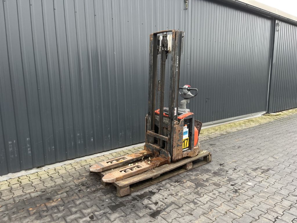 BT SWE120L Stand-on stacker www.superlift-forklift.com
