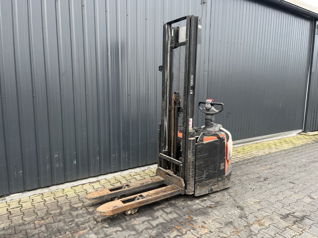 BT SPE120L Stand-on stacker www.superlift-forklift.com