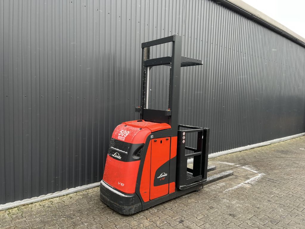 Linde V10-02 Low Level Order Picker www.superlift-forklift.com