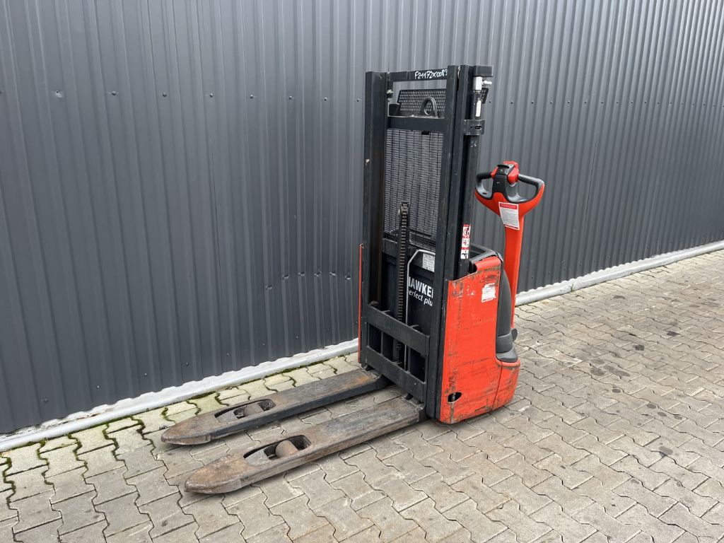Linde L10 Pedestrian Stacker www.superlift-forklift.com