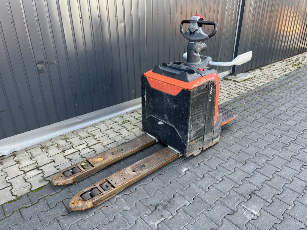 BT LPE200 Electric Pallet Truck www.superlift-forklift.com
