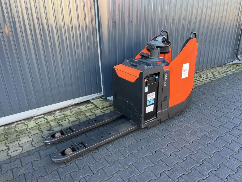 BT LPE200 Electric Pallet Truck www.superlift-forklift.com