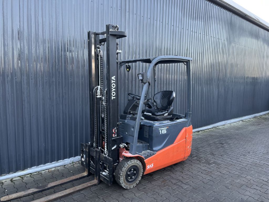 Toyota 8FBE16T Electric 3-wheel forklift www.superlift-forklift.com