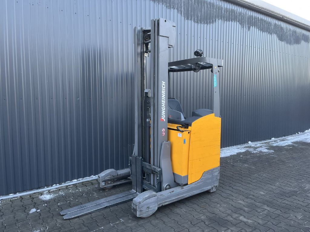 Jungheinrich ETV214 Schubmaststapler www.superlift-forklift.com