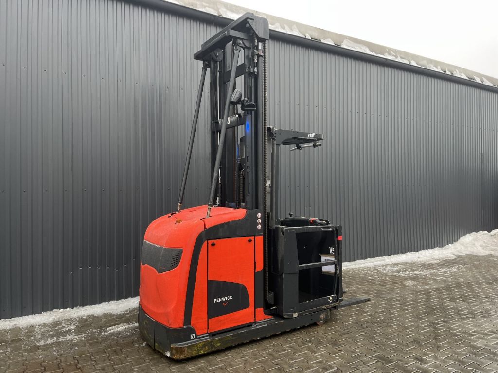 Linde V12 High Level Order Picker www.superlift-forklift.com