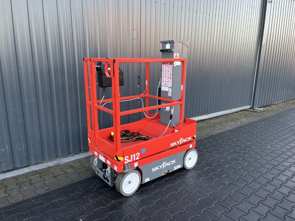 Skyjack SJ12 Vertical / Personnel Lifts www.superlift-forklift.com