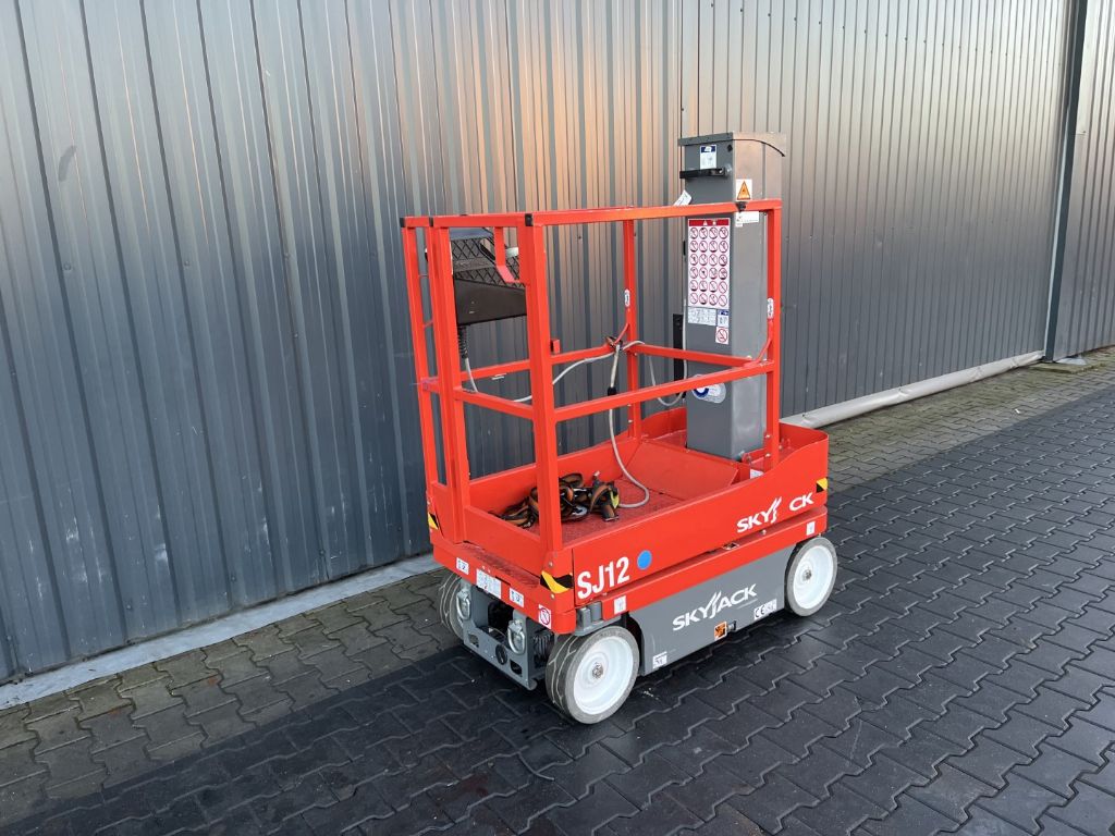 Skyjack SJ12 Vertical / Personnel Lifts www.superlift-forklift.com