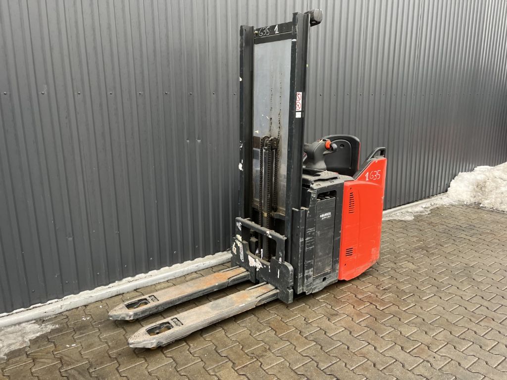 Linde D12SP Stand-on stacker www.superlift-forklift.com
