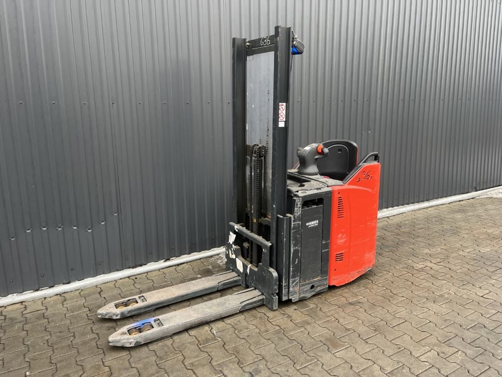 Linde D12SP Stand-on stacker www.superlift-forklift.com