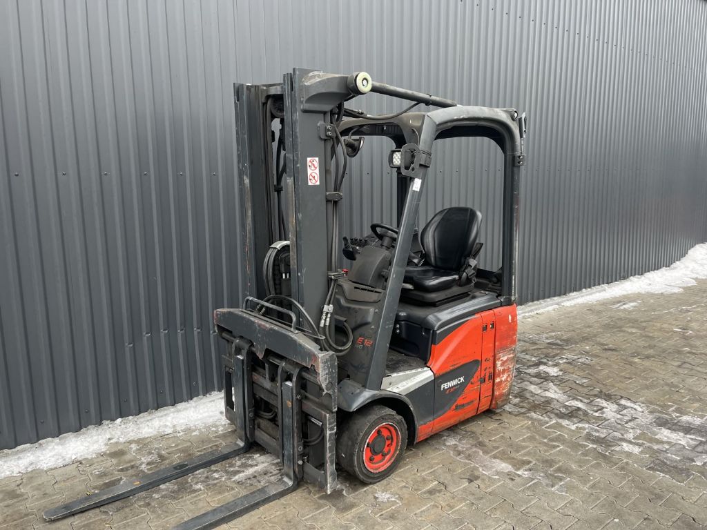 Linde E12-02 Elektro 3 Rad-Stapler www.superlift-forklift.com