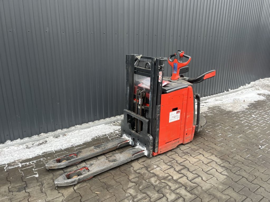 Linde D10AP Fahrerstandstapler www.superlift-forklift.com