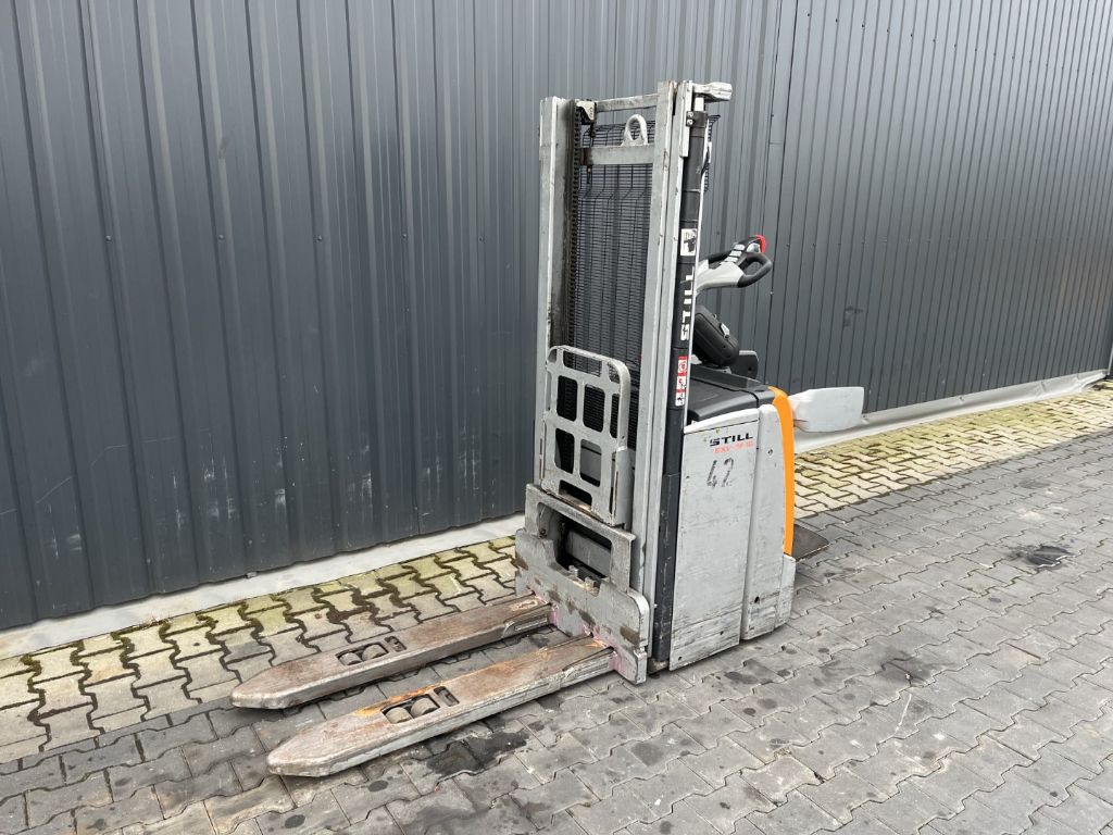 Still EXV-SF16l Stand-on stacker www.superlift-forklift.com