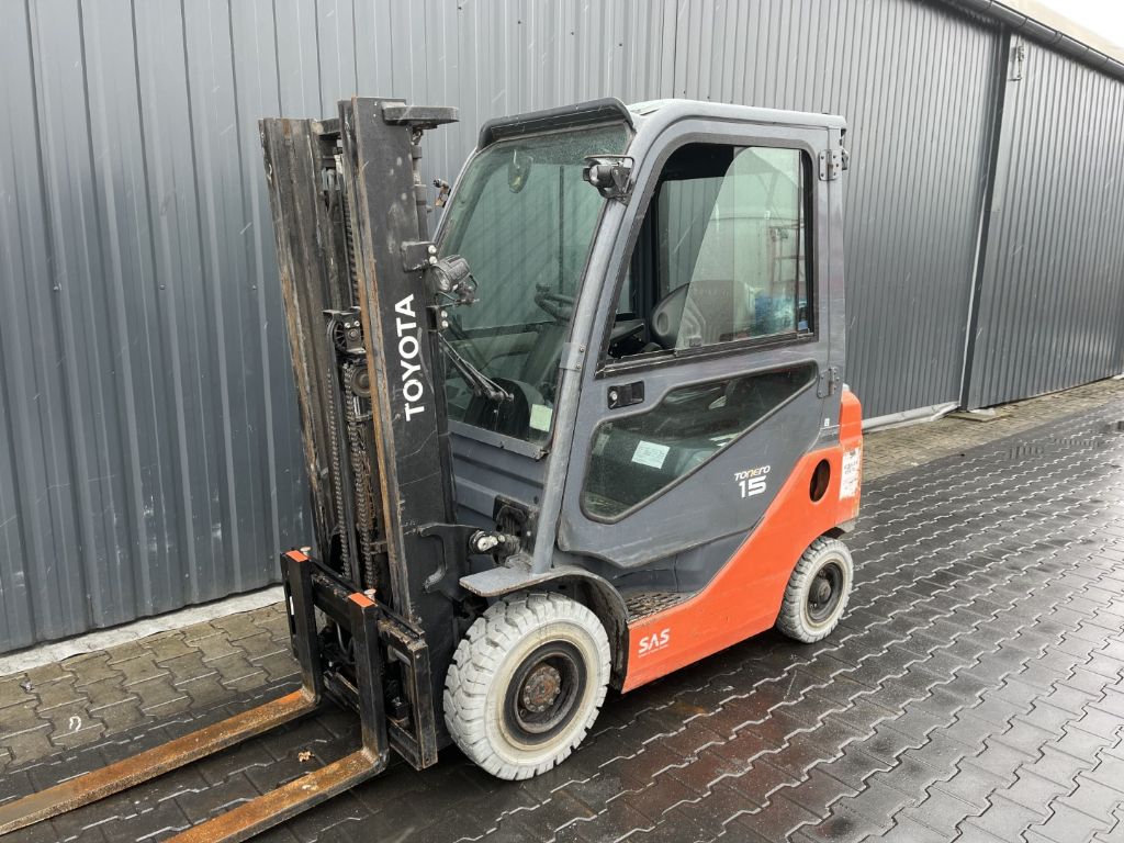Toyota 8FGF15 Treibgasstapler www.superlift-forklift.com
