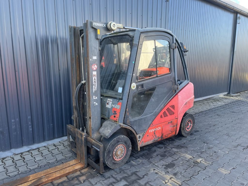 Linde H25D-01 Dieselstapler www.superlift-forklift.com