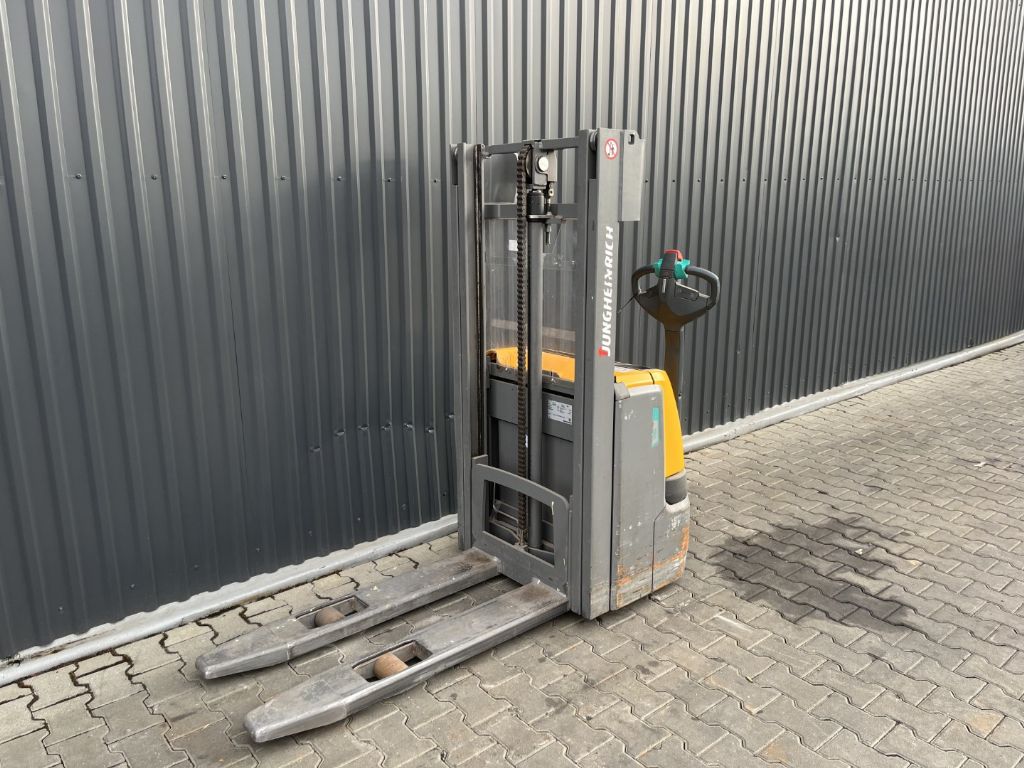 Jungheinrich EJC112 Pedestrian Stacker www.superlift-forklift.com